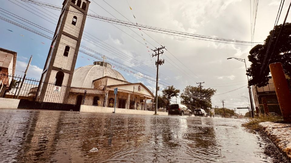 ayer sorprendió la lluvia a Nuevo Laredo