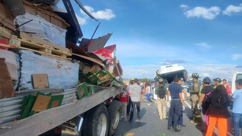 El accidente se registró cuando el operador se impactó en la parte trasera de un tractocamión.