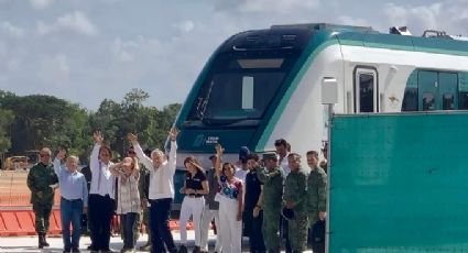 AMLO recibe en Cancún el primer vagón del Tren Maya | VIDEO