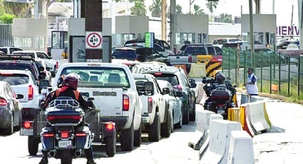 Casetas de cobro atoran cruce en los puentes