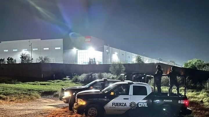 Hallan cuerpo calcinado afuera de la empresa Lego, en Salinas Victoria