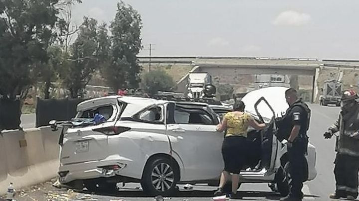 Muere niño de 5 años y hay 7 lesionados por volcadura; camioneta iba a exceso de velocidad