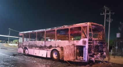 Se incendia camión de transporte de personal cerca del Puente de Los Aguacates