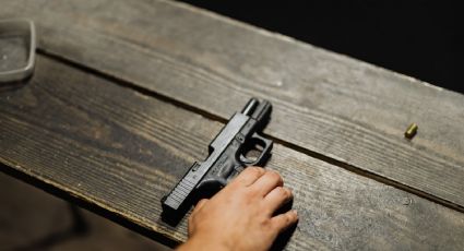 Menor de 3 años de San Antonio, Texas, lleva pistola a escuela; arrestan a padre