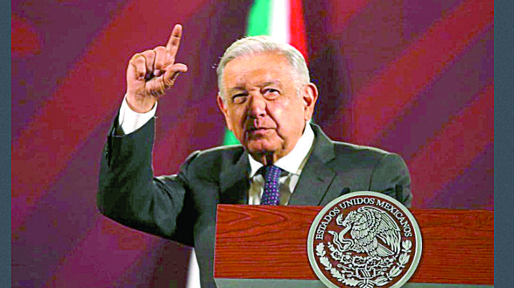 Es un asunto político freno a libros de texto: AMLO