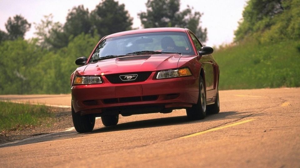 Ford Mustang 2000