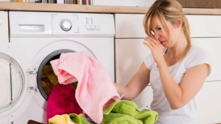Te sorprenderá cómo se quita el olor a ropa húmeda con este sencillo remedio casero