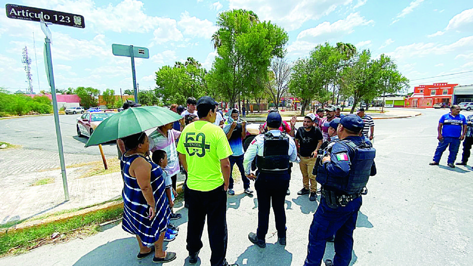 Trabajadores de PCS Seguridad Privada se plantaron afuera de la empresa para protestar