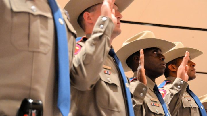 Rangers de Texas mantienen bajo investigación a dos policías de Laredo