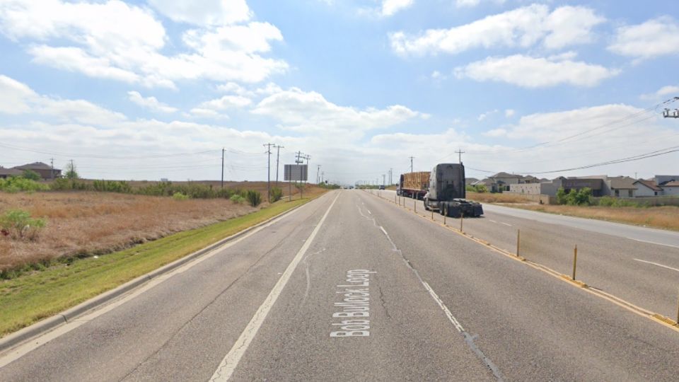 Un tráiler volcó en Bob Bullock, en Laredo, Texas