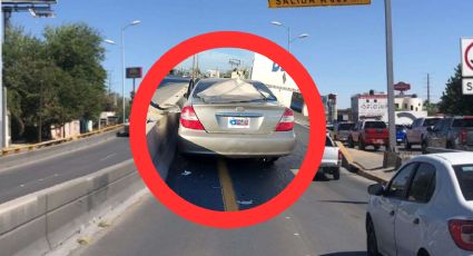 Conductor se impacta contra muro de contención y destroza su vehículo en Carretera Nacional