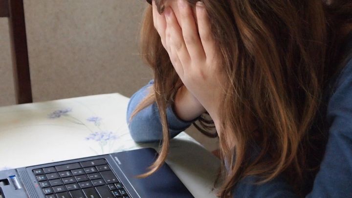 ¿Utilizaron tu rostro para hacer imágenes íntimas con una IA?, así puedes eliminarlas de internet