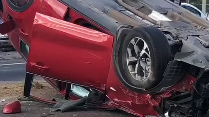 Amigas sufren trágico accidente: una murió prensada, la otra huyó tras robarle 5 mil pesos