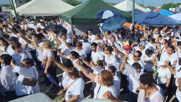 Rinden docentes honores en paro en el CREDE