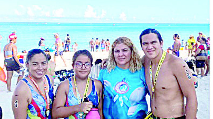 Nadadores neolaredenses brillan en Cuba; obtienen tres podios