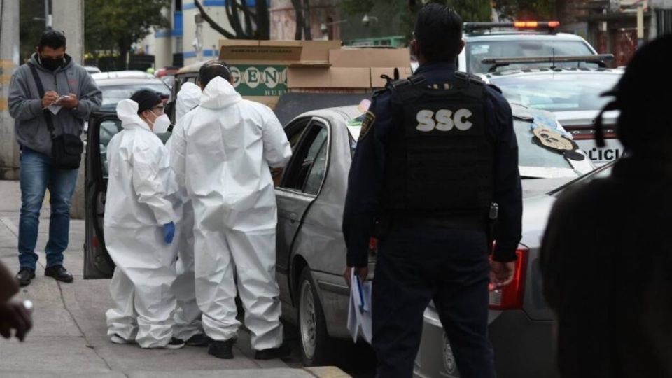 Fueron localizados en el interior de su carro. 
