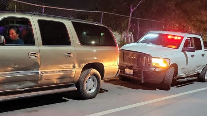 Mujer se pasa el alto y chocan su Yukón en la Héroe de Nacataz