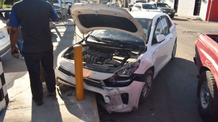 Causa aparatoso choque y miles de pesos en daños materiales en la colonia Guerrero