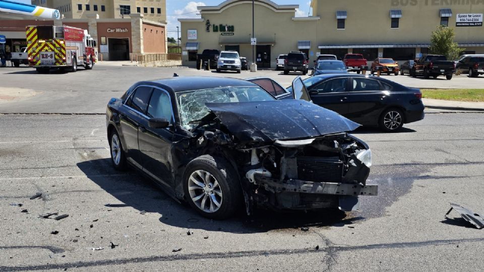 Accidente en Shilo y San Darío de Laredo, Texas.