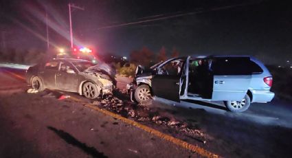 Bebita y cuatro adultos acaban en el hospital tras brutal choque de frente; culpable iba ebrio