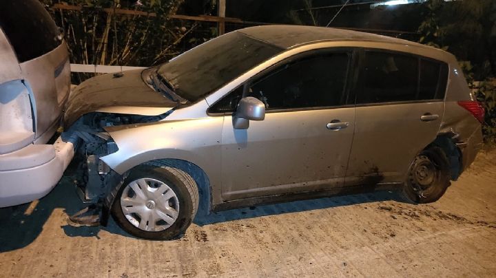 Abuelo borracho choca contra dos vehículos estacionados en la colonia Bellavista