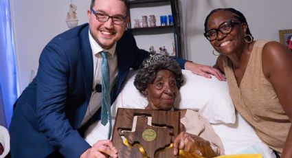 Mujer en Texas cumple 114 años; revela el secreto de su longevidad y aspecto tan joven