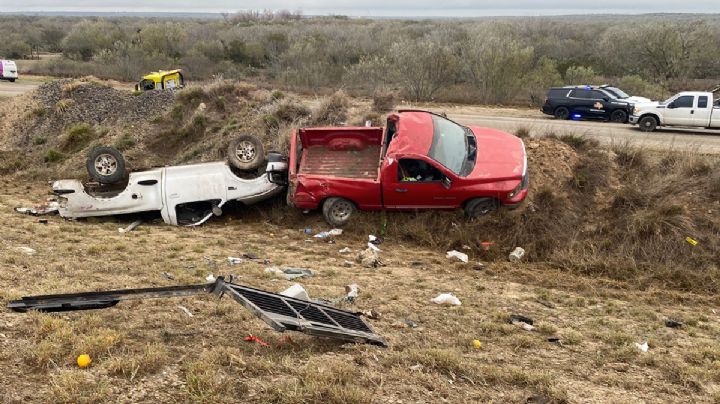 Hielo provoca dos volcaduras en un mismo lugar al norte de Laredo: hay un muerto