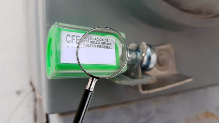 CFE: esta es la elevada sanción si quitas el candado amarillo o verde del medidor de luz
