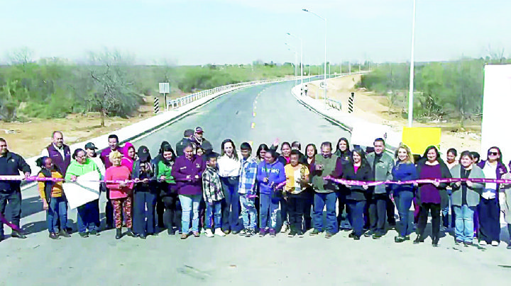 Alcaldesa de Nuevo Laredo entrega nuevas obras en Palmares