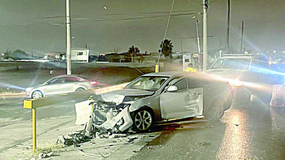 El Cadillac quedó muy maltrecho, muy cerca de la colonia Unidad Nacional.