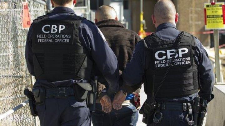 Oficial de CBP en Laredo es arrestado por permitir cocaína