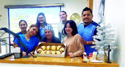 Disfrutan Rosca de Reyes y tienen momento mágico