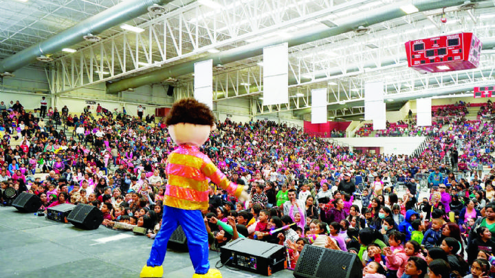 Disfrutan miles de niños Festival de Reyes Magos en Nuevo Laredo