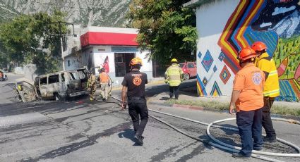 Se incendia transporte escolar con niños y chofer adentro