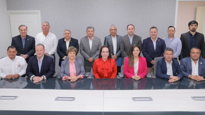 Carmen Lilia Canturosas encabeza reunión para buscar soluciones al tráfico en la autopista