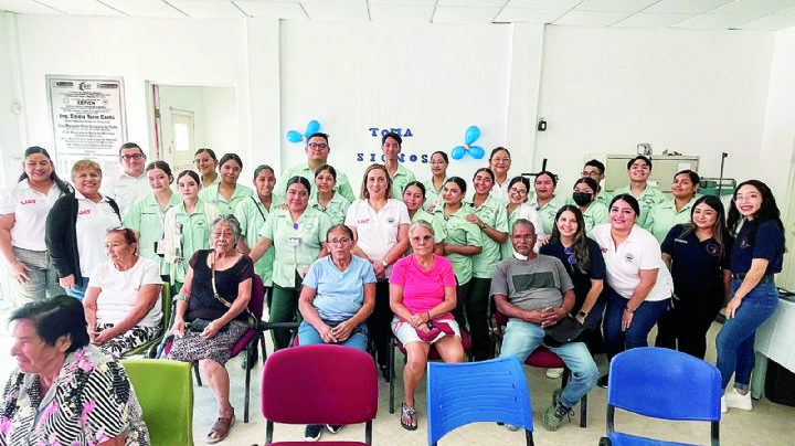 Alumnos de Enfermería de la UAT realizan brigada médica