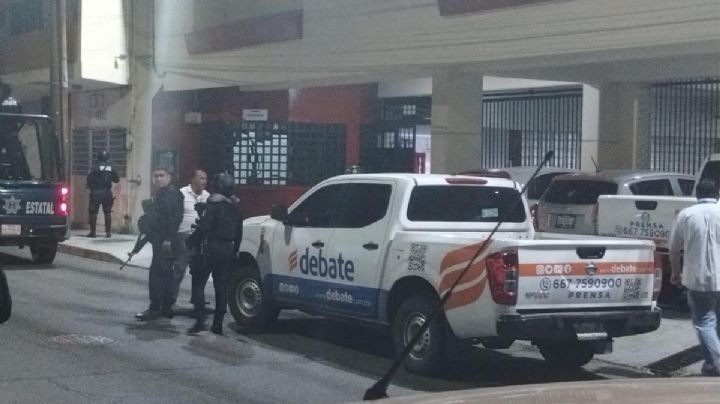 Atacan periódico El Debate en Sinaloa; continúan bloqueos y balaceras