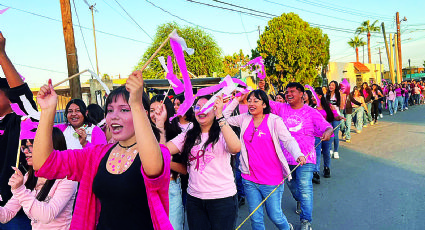 Realizan estudiantes del COBAT 01 Caminata Rosa contra cáncer de mama