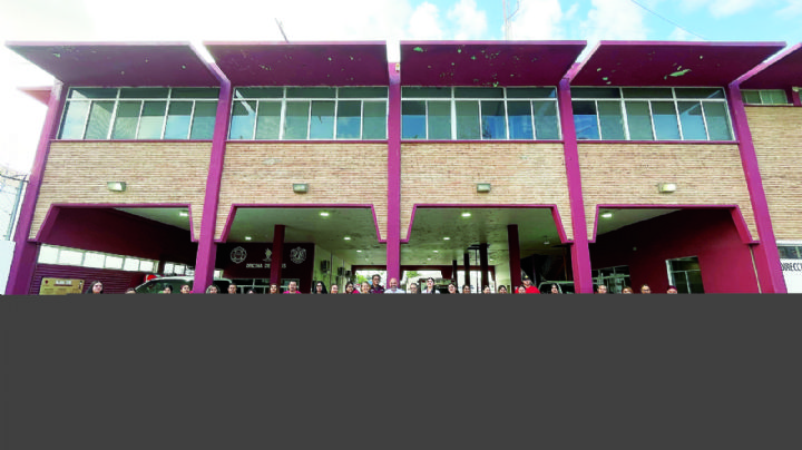 Van niños de kínder a central de Bomberos