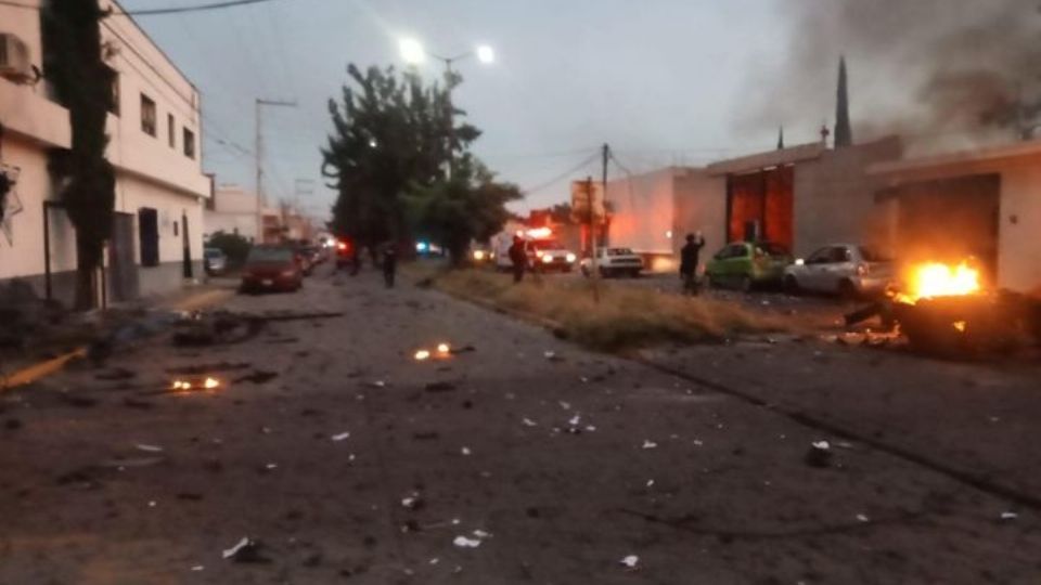 La explosión dejó a tres uniformados heridos, sin reportarse civiles dañados en este atentado contra la base policial