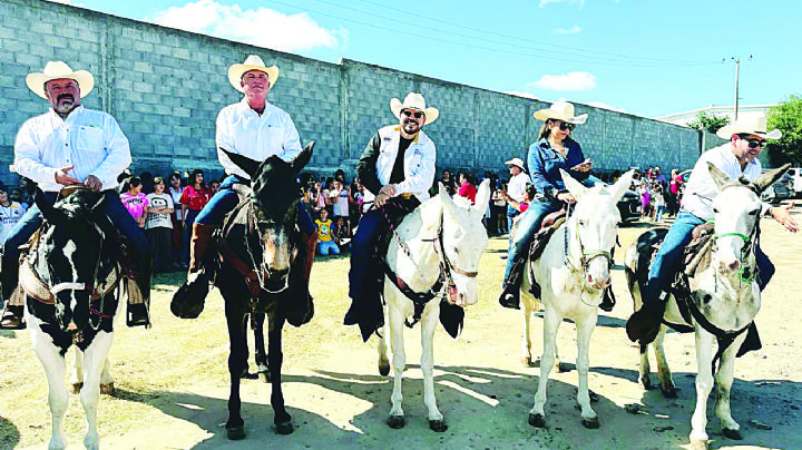 Inaugura cabalgata fiestas patronales de San Judas Tadeo en Nuevo Laredo