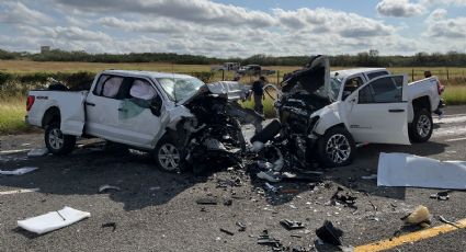 Brutal choque de frente entre camionetas deja 2 muertos cerca de Laredo