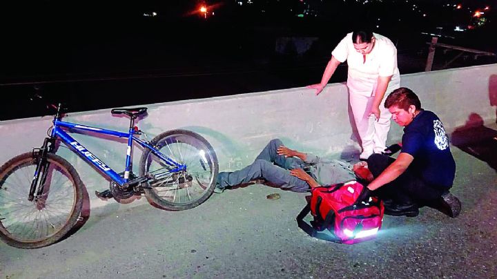 Nuevo Laredo: camioneta le pega a abuelito y lo manda al hospital en la colonia 20 de Noviembre