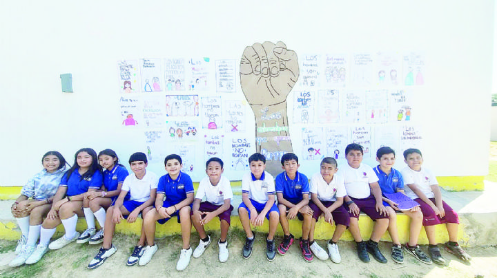 Alumnos de la primaria Centenario de la Constitución de 1917 ponen alto a estereotipos