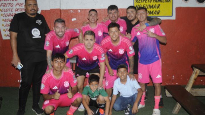Con gran nivel: deportivo QE golea en la semifinal de ida y toma la delantera en la Bodega Indoor