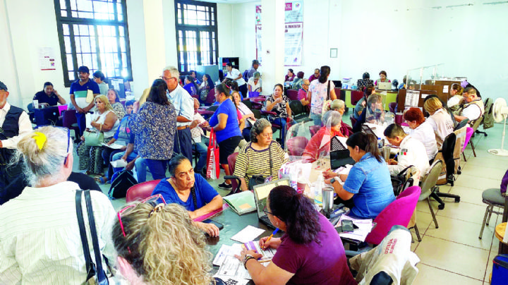Aprovechan mujeres de Nuevo Laredo registro para pensión