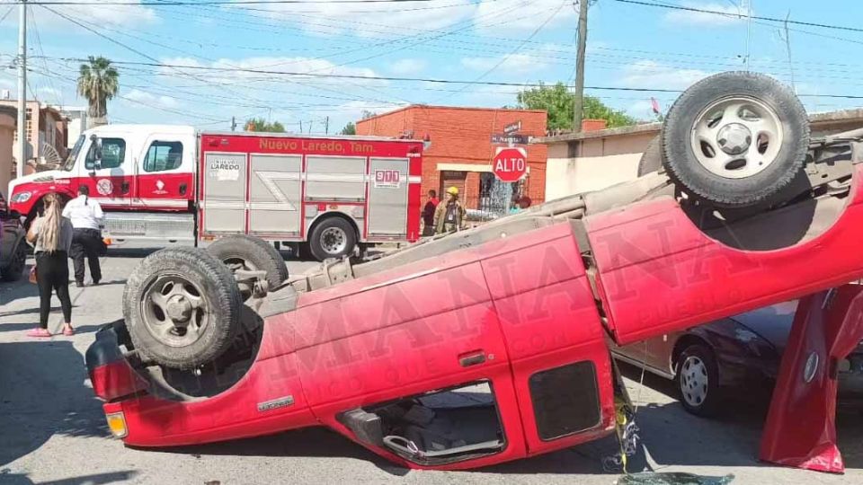 El conductor de la camioneta sufrió importantes lesiones.