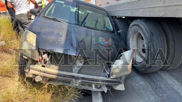 Mujer es chocada por tráiler en Nuevo Laredo; fue arrastrada varios metros