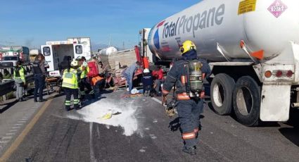 Conductor de pipa provoca carambola en carretera: dos personas mueren y nueve más resultan heridas