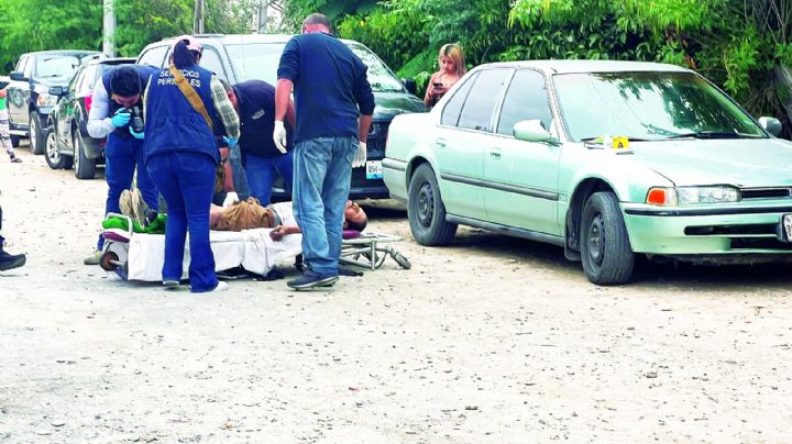 Macabro hallazgo: encuentran a cadáver en auto estacionado en la colonia Blanca Navidad